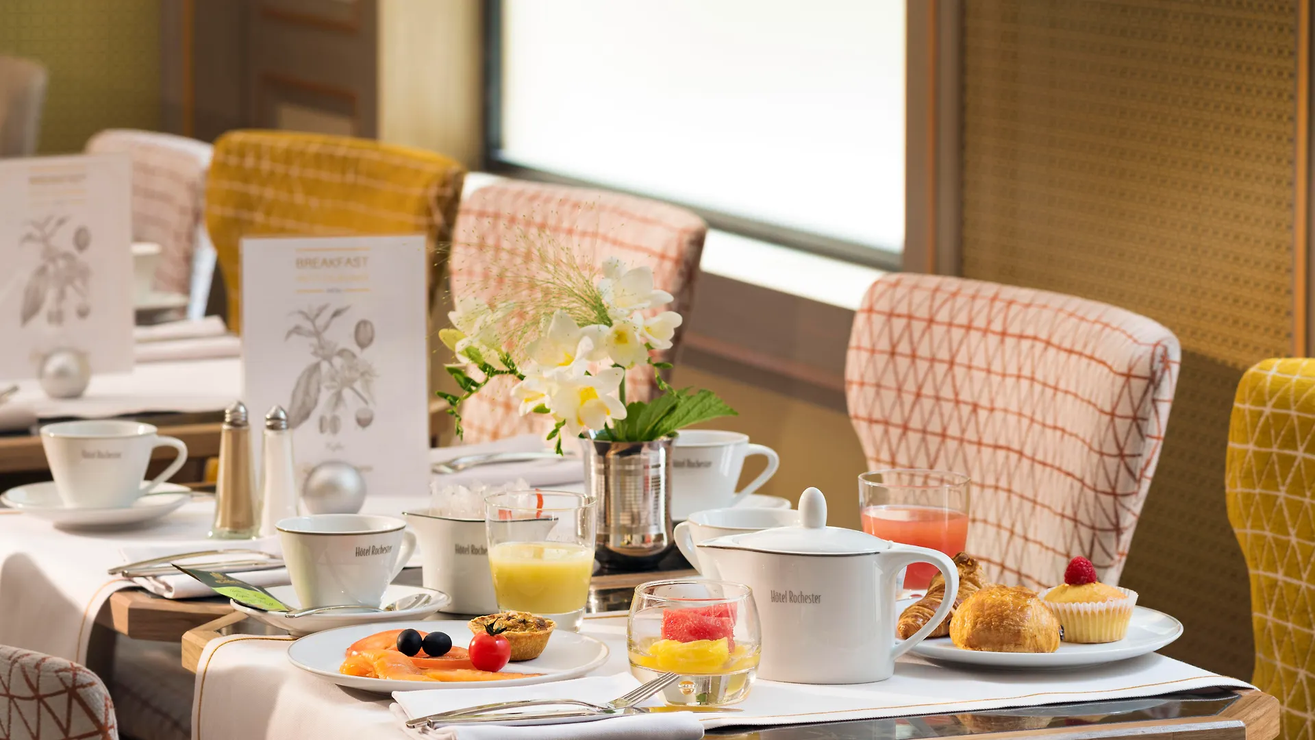 **** Hotel Rochester Champs Elysees Paris France