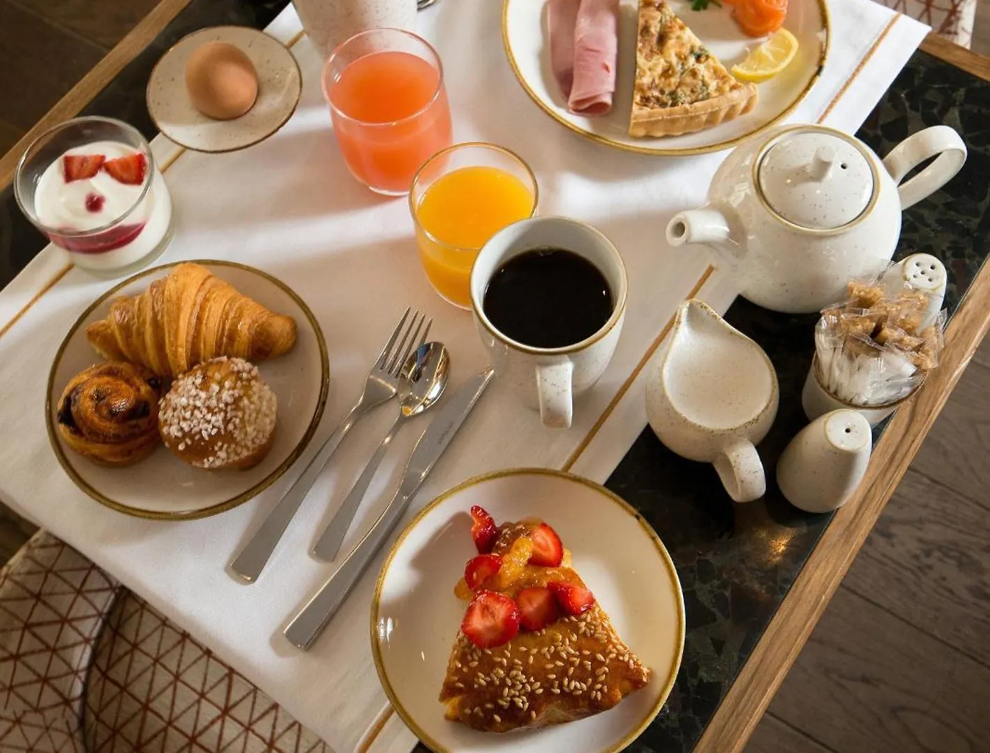 Otel Rochester Champs Elysees Paris