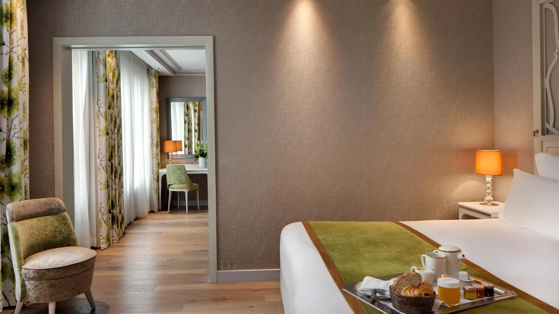 **** Otel Rochester Champs Elysees Paris Fransa