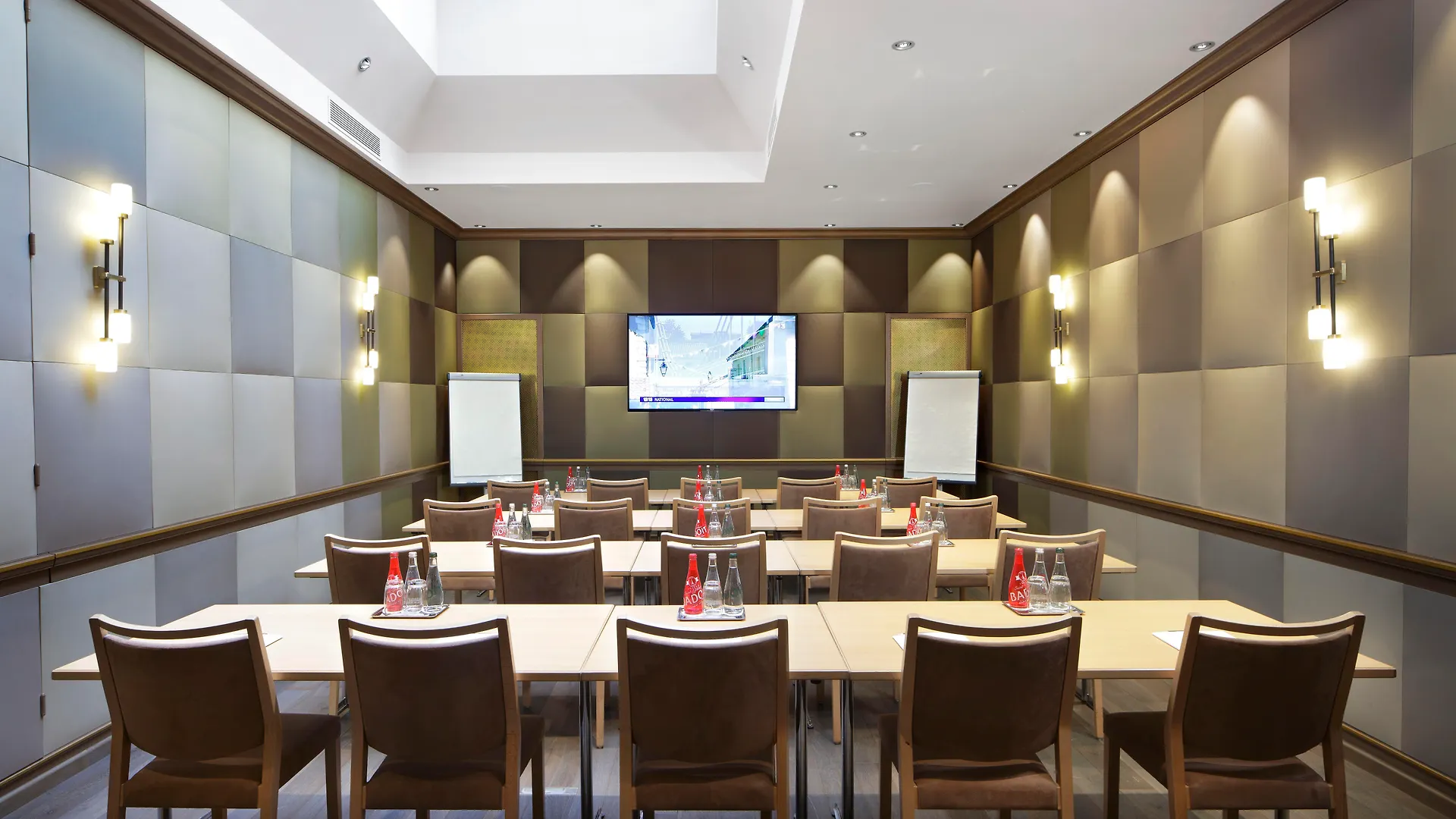 Rochester Champs Elysees Paris Hotel