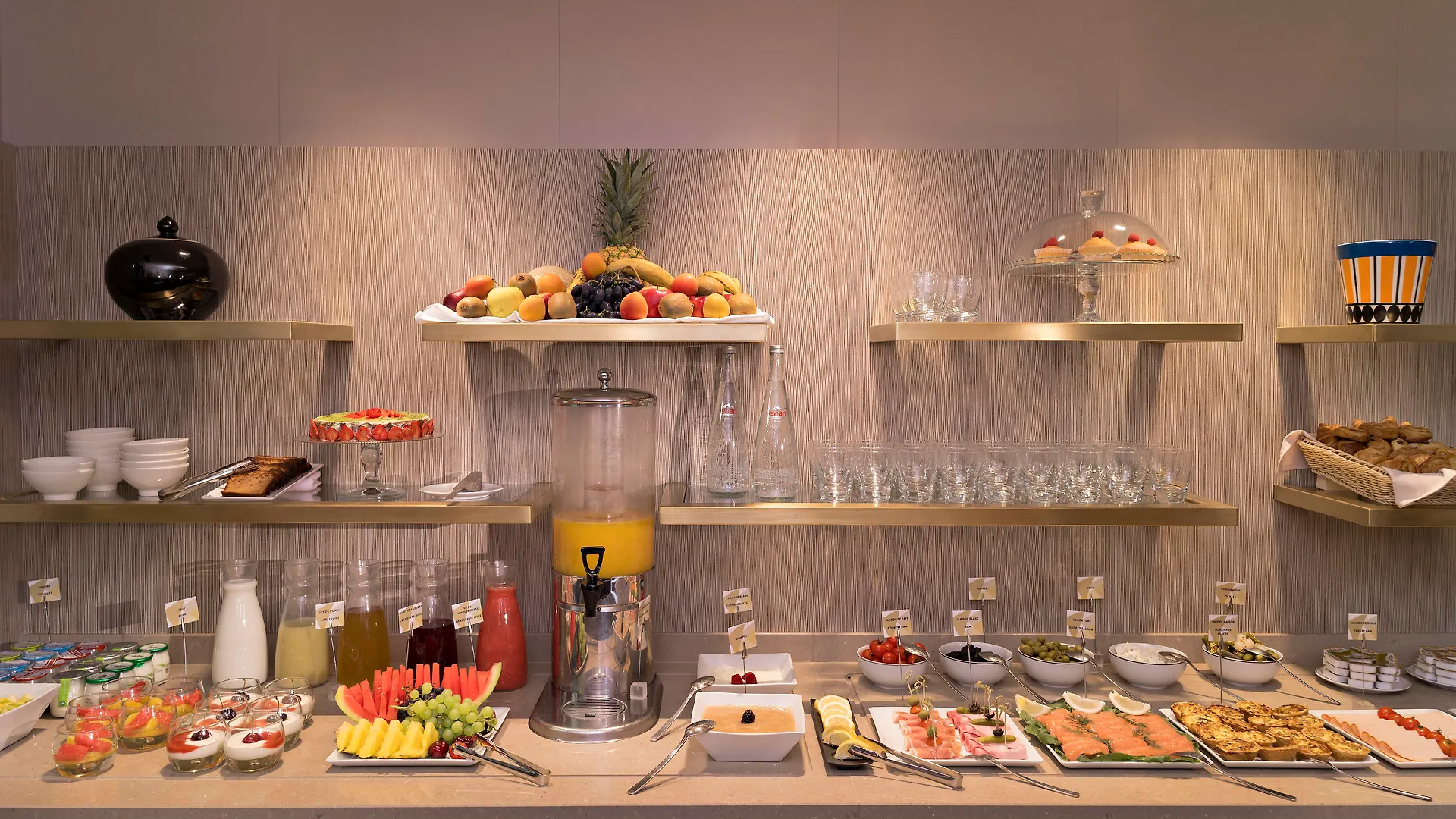 **** Hotel Rochester Champs Elysees Paris Frankrig