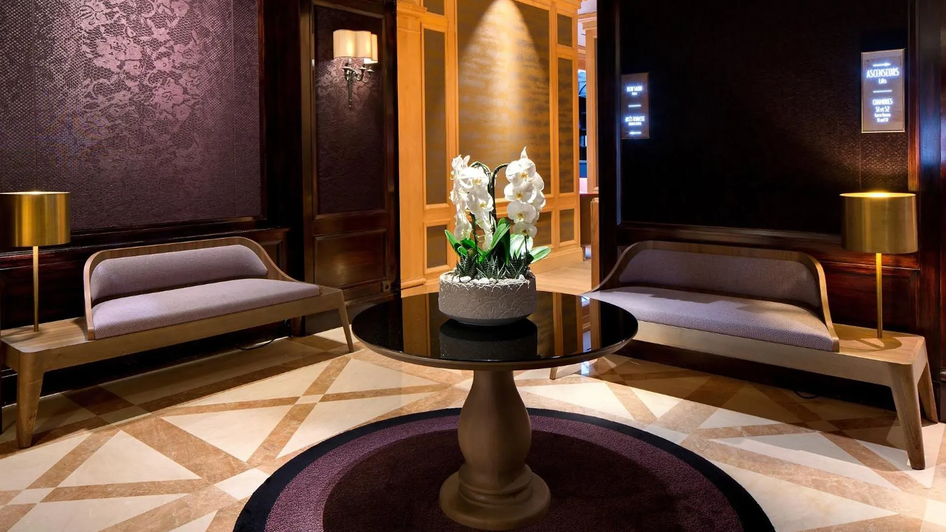 Rochester Champs Elysees Paris Hotel