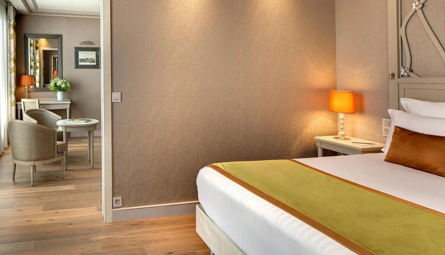 **** Hotel Rochester Champs Elysees Paris Frankrig