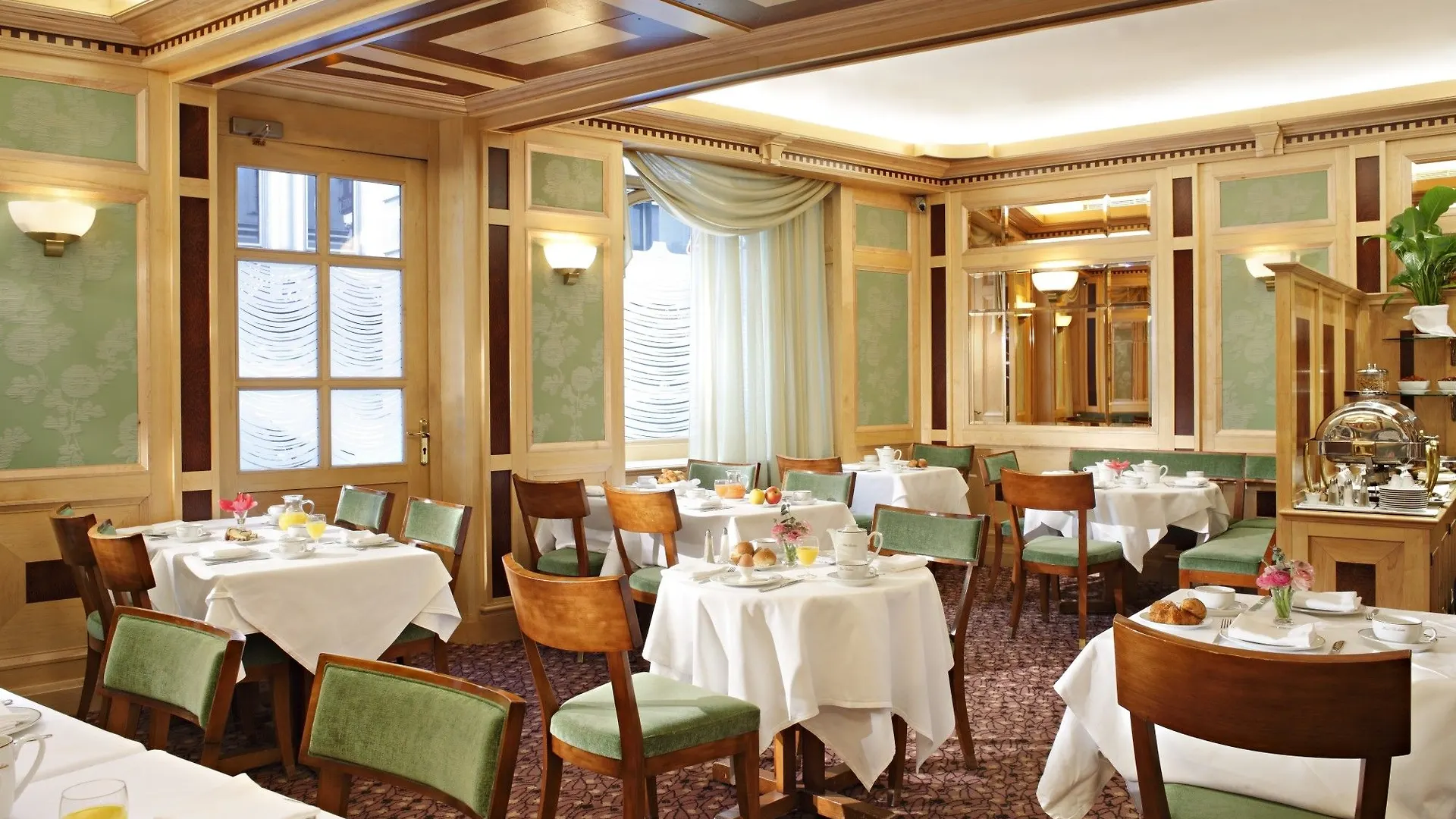 Rochester Champs Elysees Paris Hotel